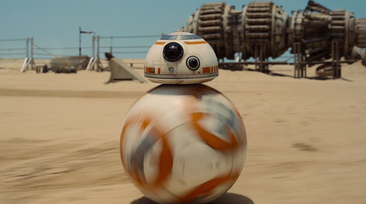 th_Episode_VII_Rolling_Droid_on_a_Desert